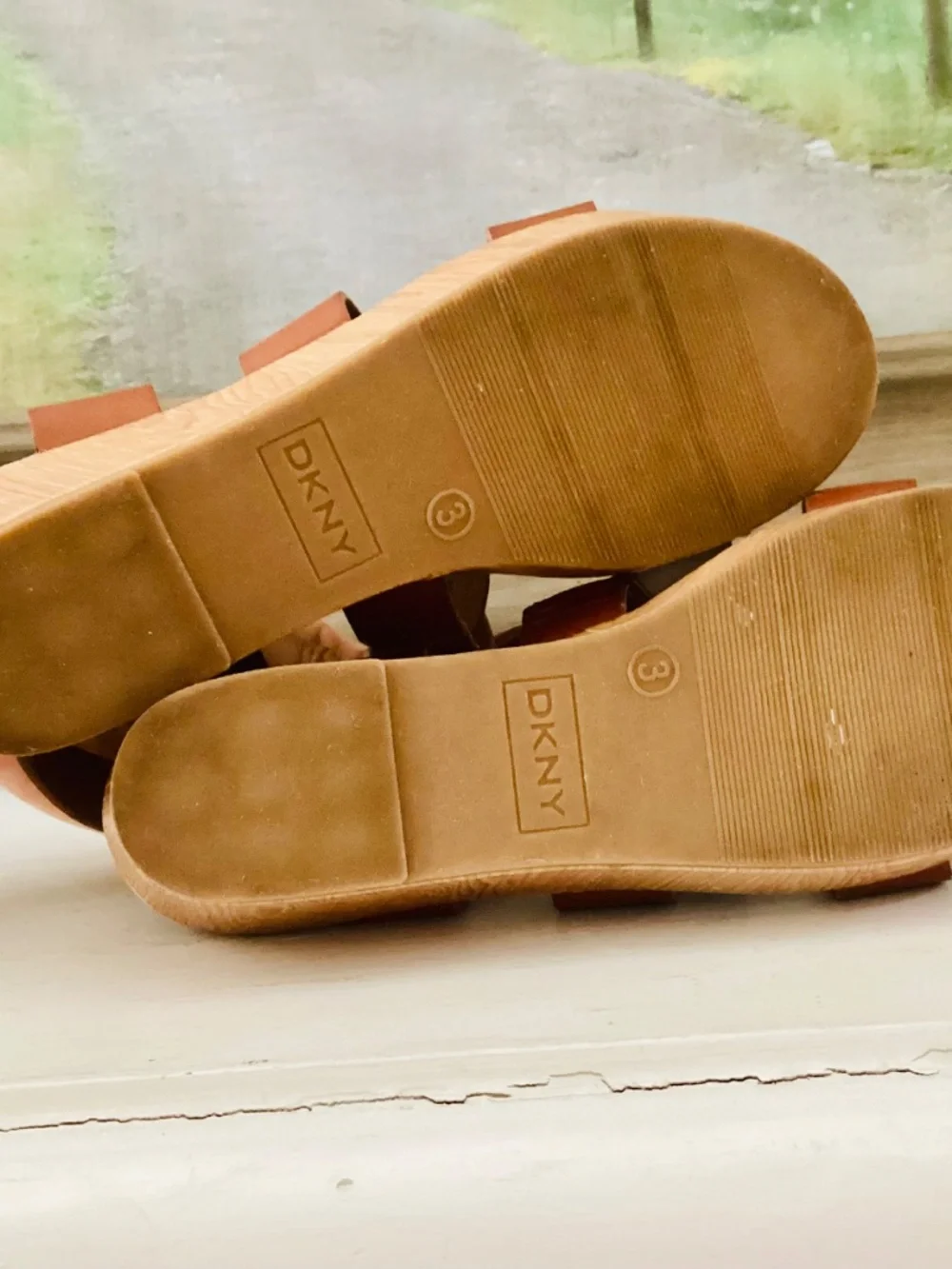 DKNY Amber Faux Leather Strap Wedge Girls Sandals Size 3 Youth Summer Platform